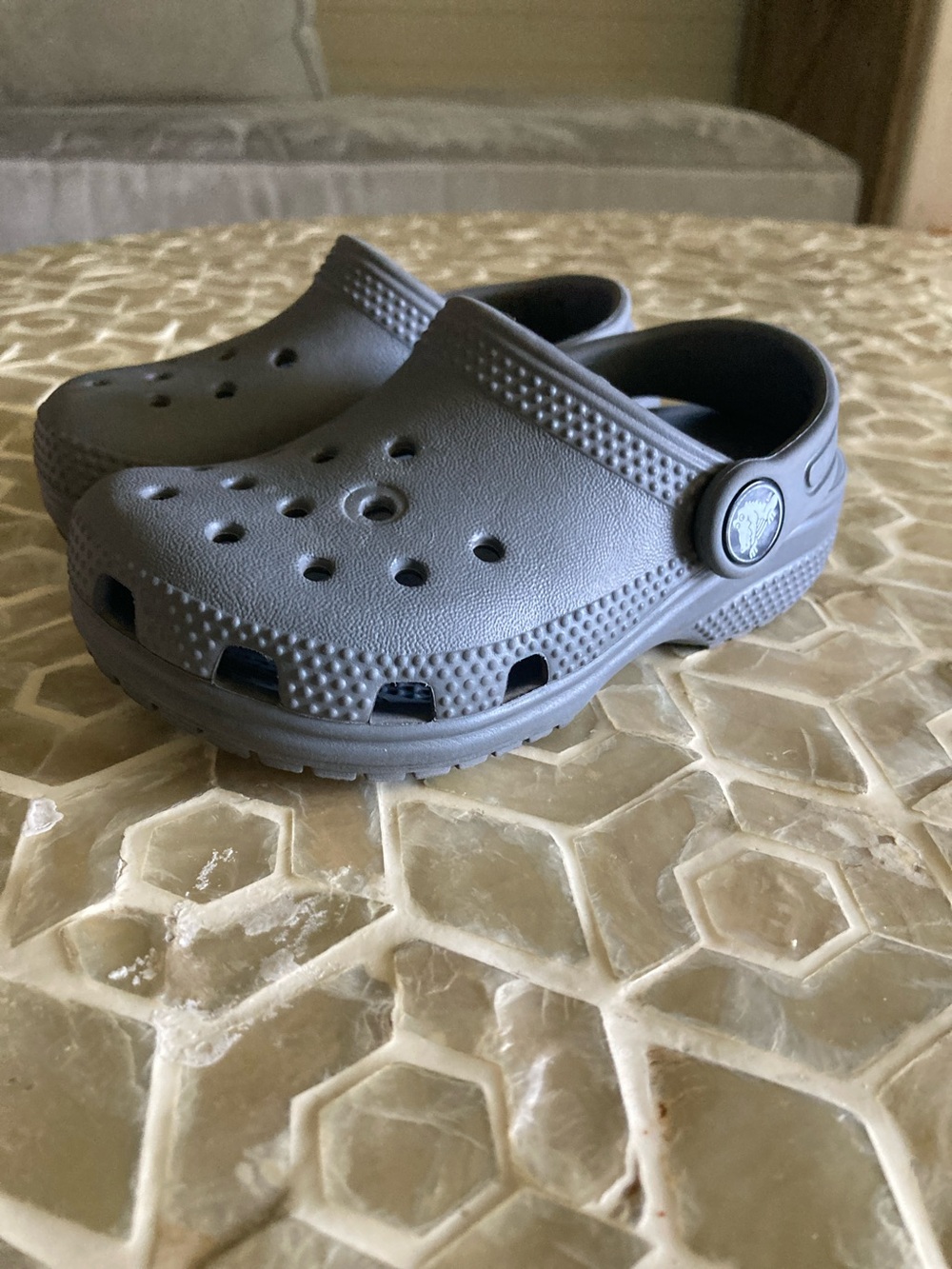 LIKE NEW! CROCS Kids Classic Clog in ‘slate grey’ - Picture 2 of 12